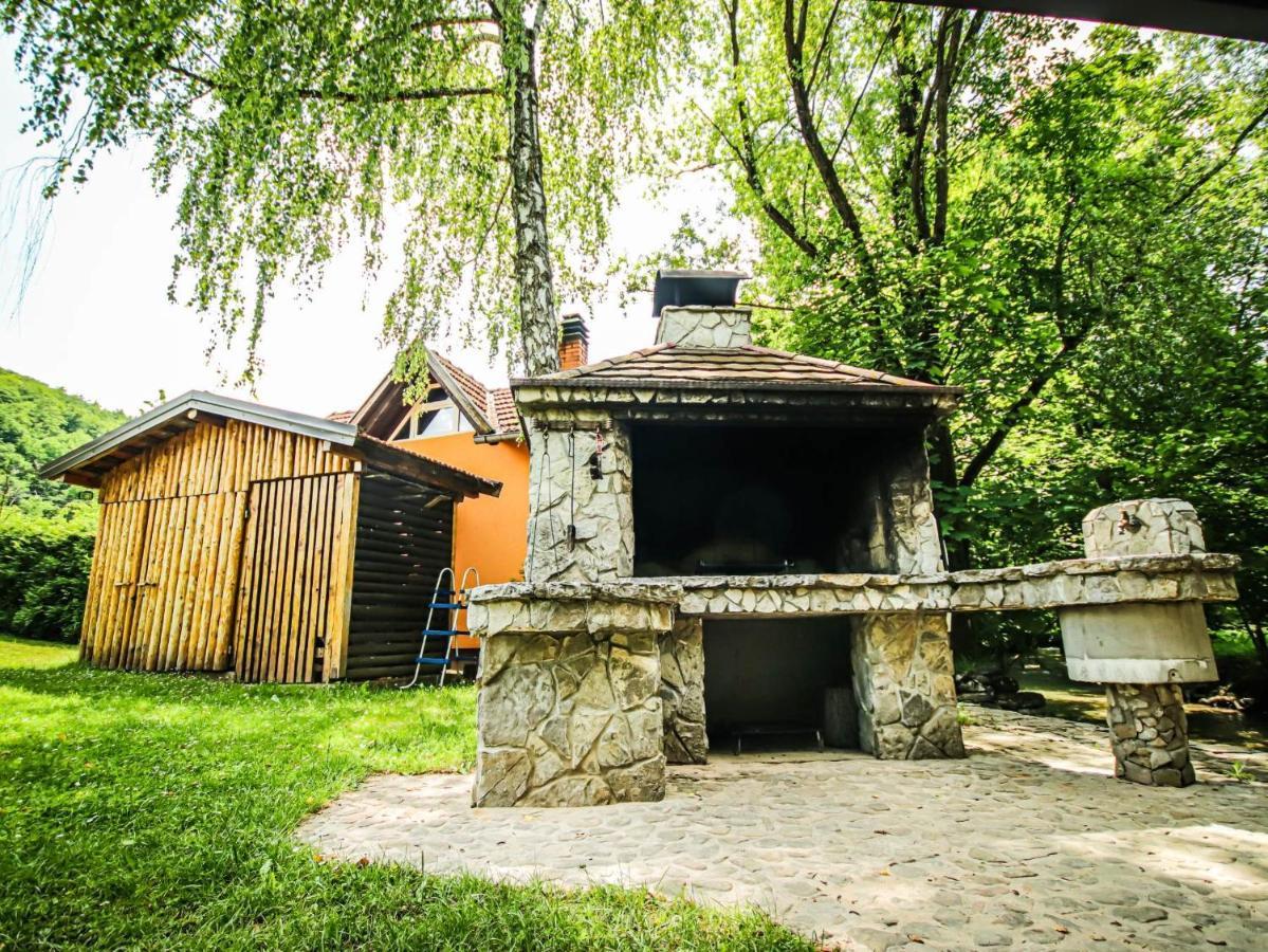 Home Eden Dobrenica Бихач Экстерьер фото
